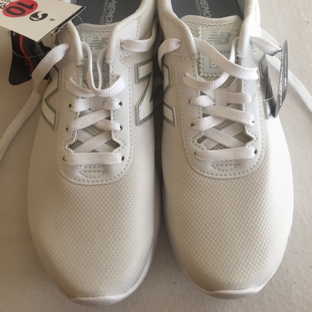 New Balance 514 sneakers (cream & silver) SIZE 10